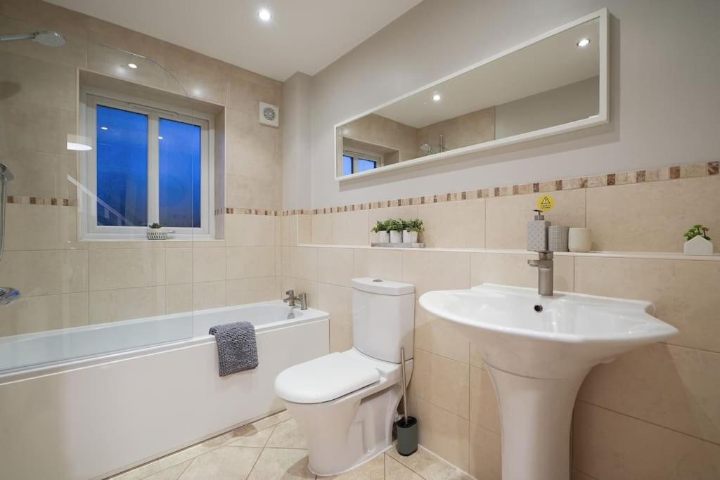 שפילד Stradbroke House - 5 Bed Townhouse, Sleeps 11, Great For Group Stays & Workers, Free Parking & Netflix - Hosted By Stay Host Save מראה חיצוני תמונה